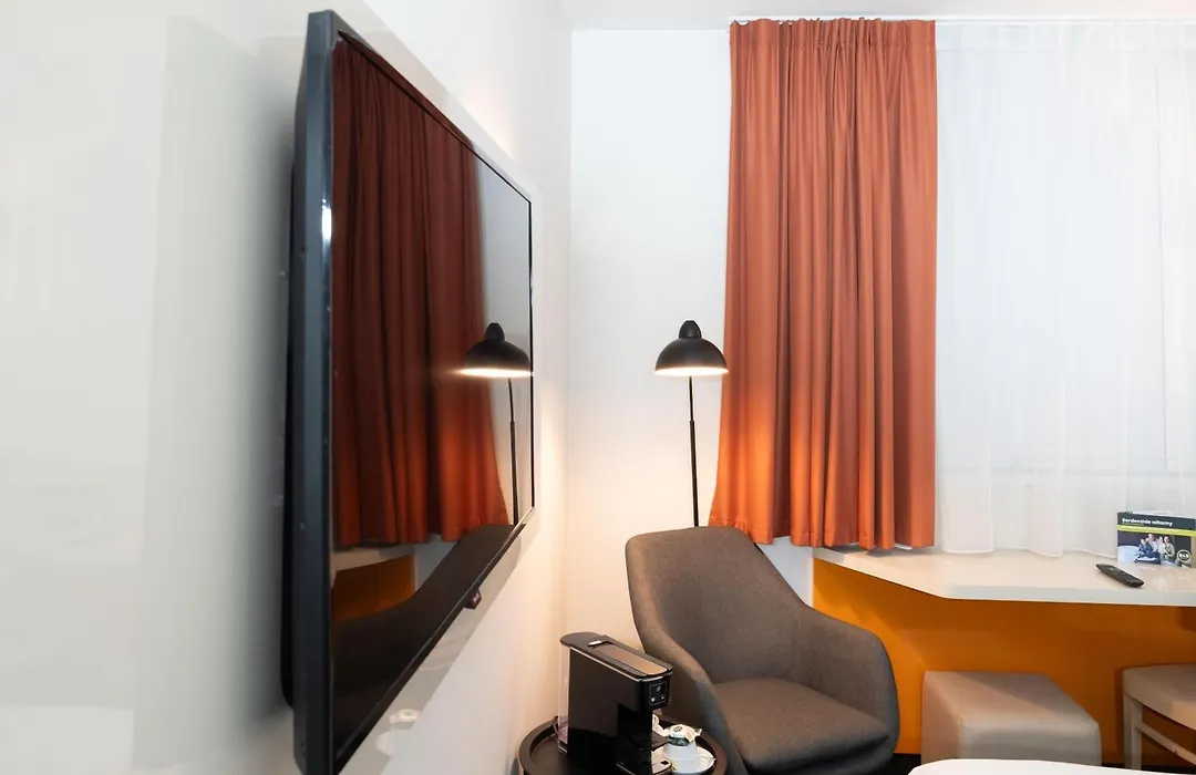 B&B Hotel Warszawa-Okecie-1